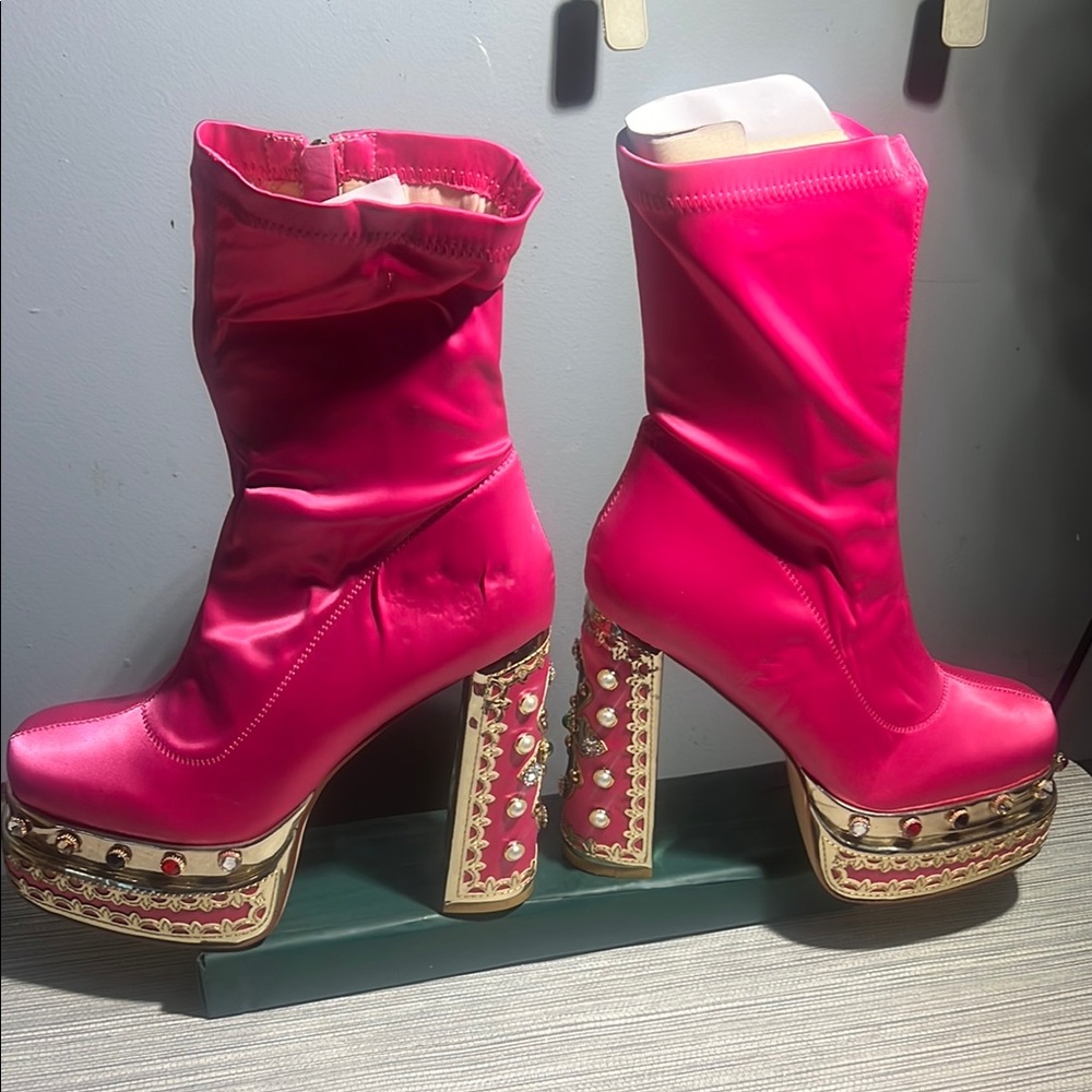 AKIRA Pink and Gold Heeled Boots - Brand New